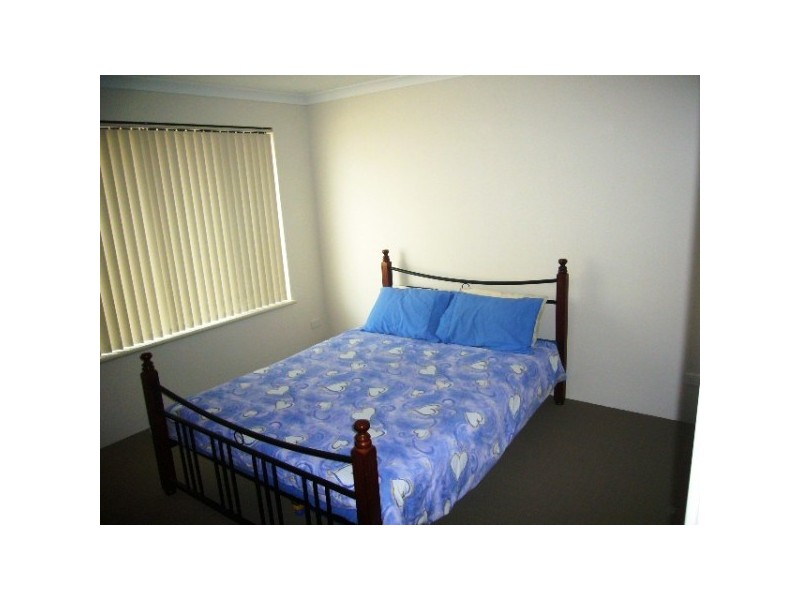 9 Schooner Pass, Glenfield WA 6532