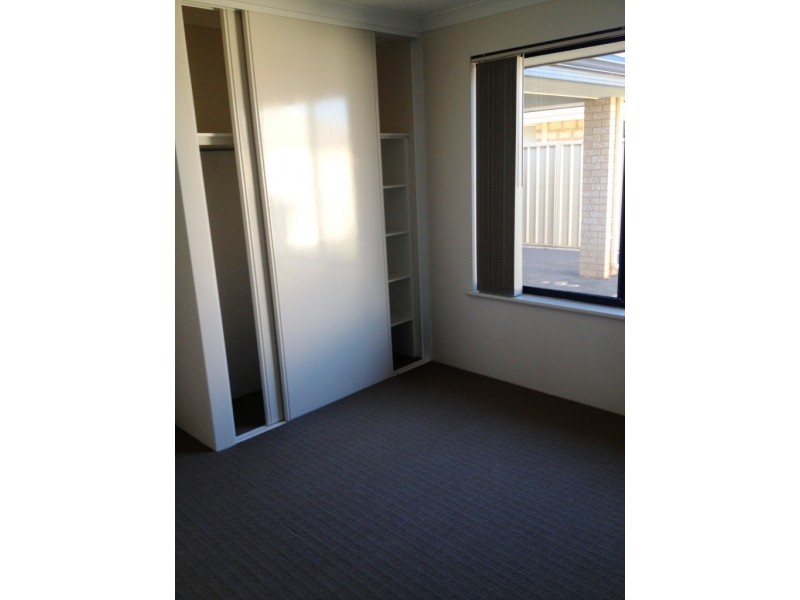 9 Schooner Pass, Glenfield WA 6532