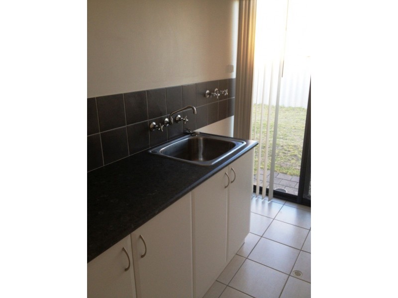 9 Schooner Pass, Glenfield WA 6532