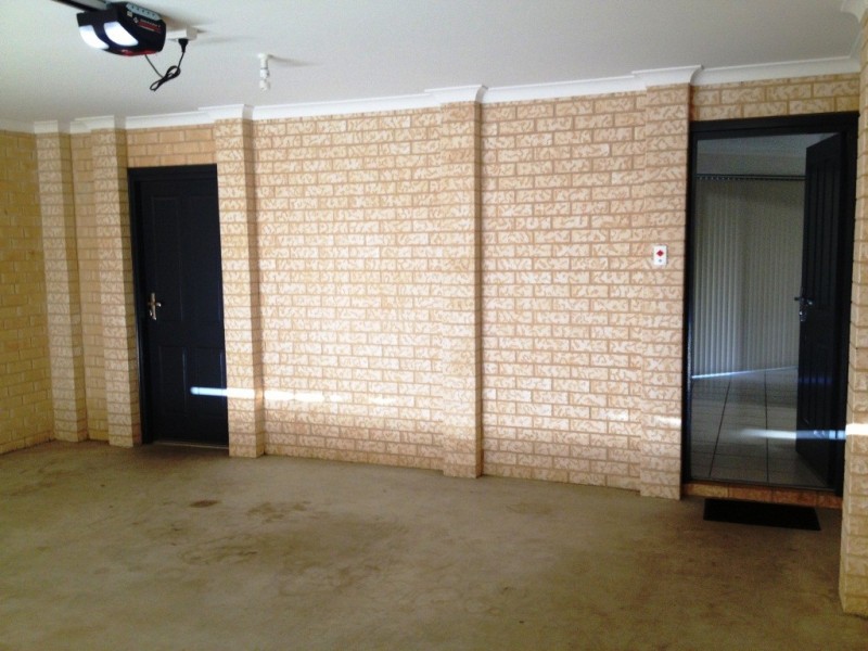 9 Schooner Pass, Glenfield WA 6532