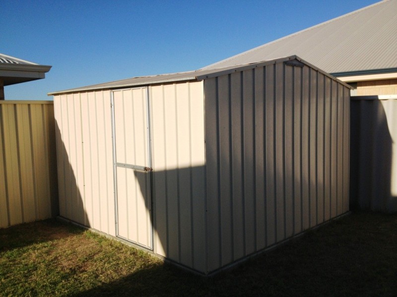 9 Schooner Pass, Glenfield WA 6532