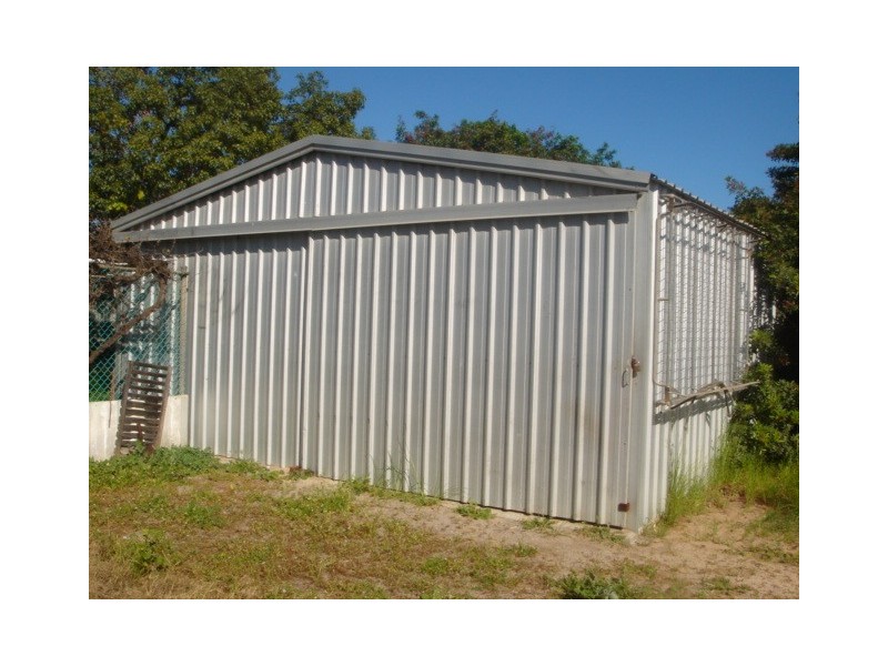 220 Third Street, Wonthella WA 6530