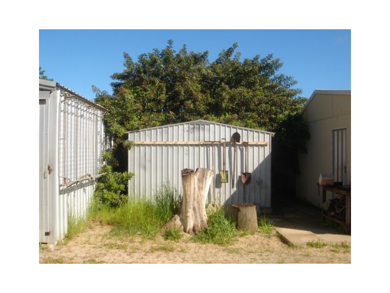 220 Third Street, Wonthella WA 6530