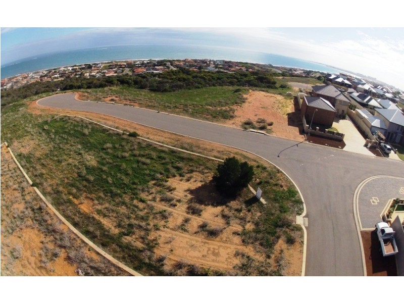 2 Highland Loop, Wandina WA 6530