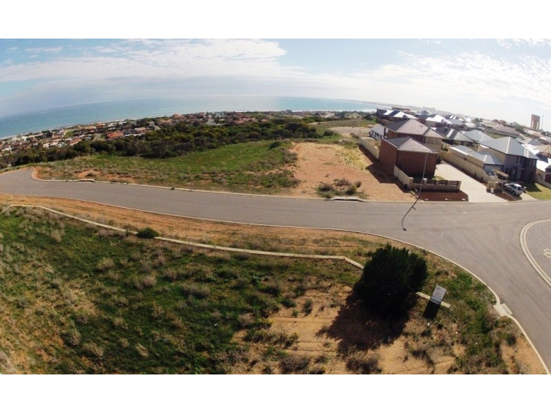 2 Highland Loop, Wandina WA 6530