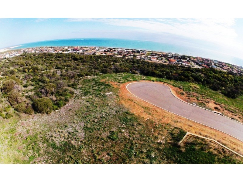 2 Highland Loop, Wandina WA 6530