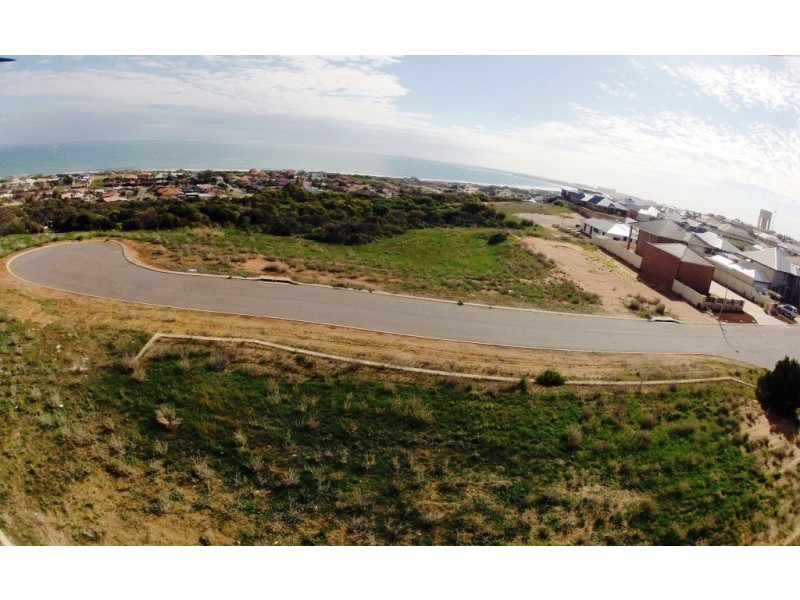 2 Highland Loop, Wandina WA 6530