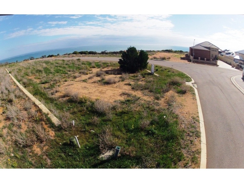 2 Highland Loop, Wandina WA 6530