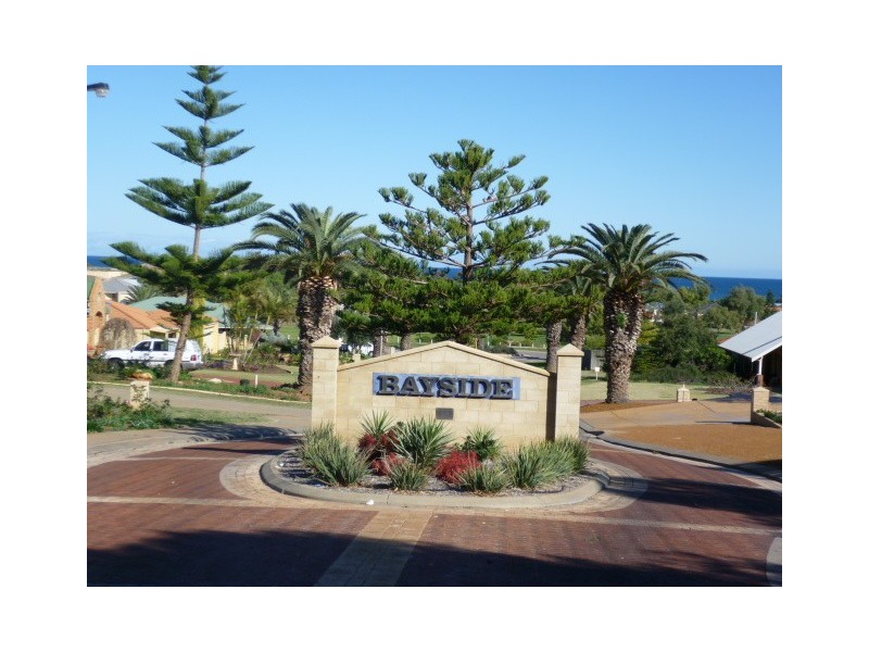 42 Waterfront Circle, Drummond Cove WA 6532