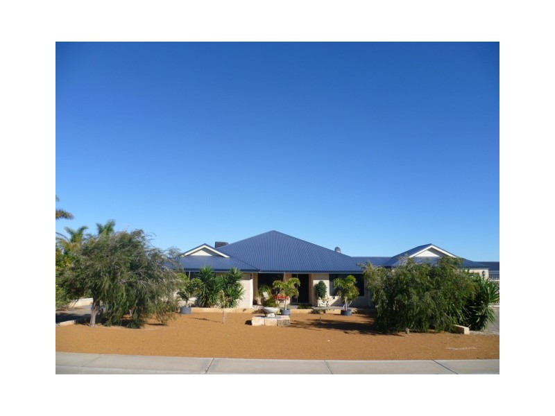 42 Waterfront Circle, Drummond Cove WA 6532