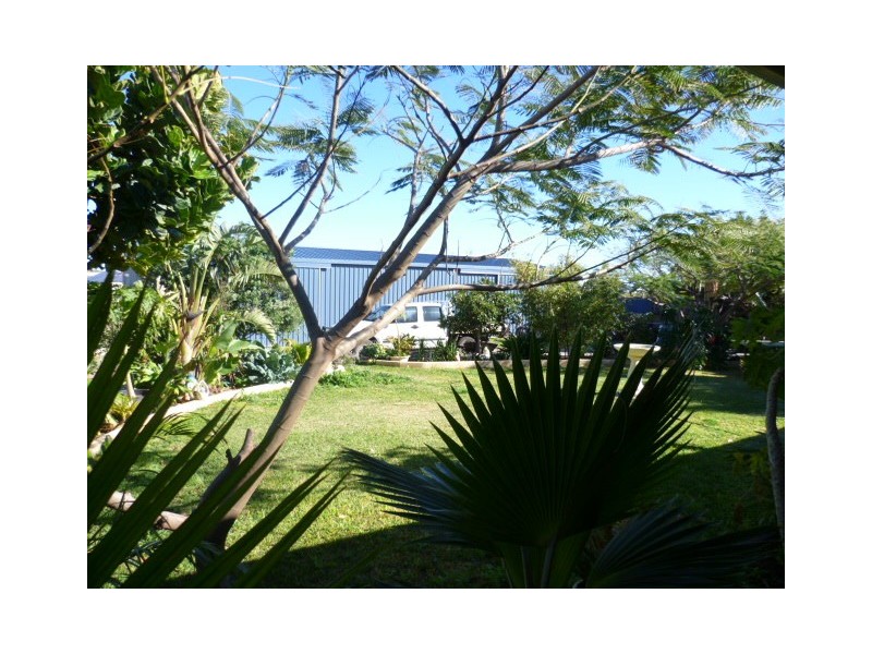 42 Waterfront Circle, Drummond Cove WA 6532