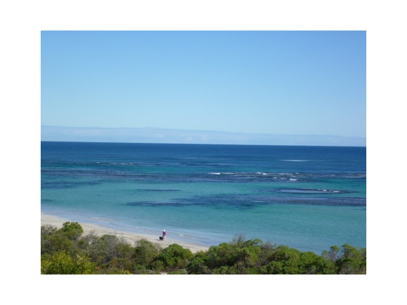 42 Waterfront Circle, Drummond Cove WA 6532