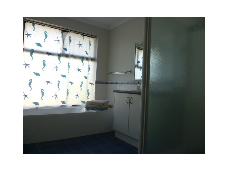 42 Waterfront Circle, Drummond Cove WA 6532