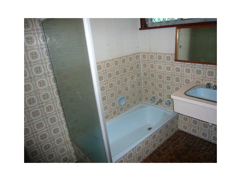 15 Petchell Street, Rangeway WA 6530