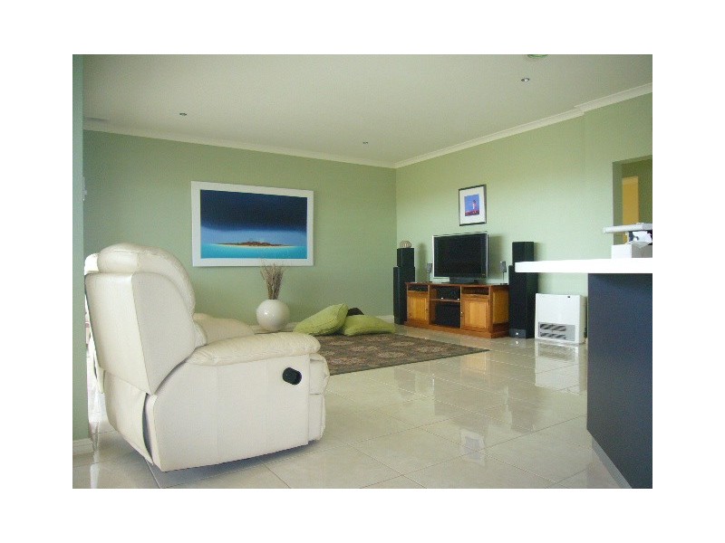 10 Ajax Drive, Wandina WA 6530