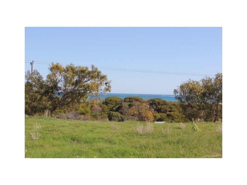 39 Oceanside Drive, Wandina WA 6530