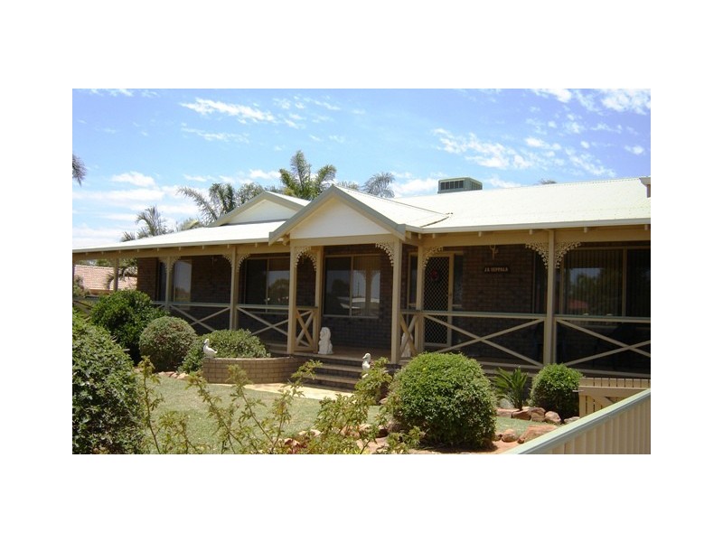 33 Sunnybanks Drive, Strathalbyn WA 6530