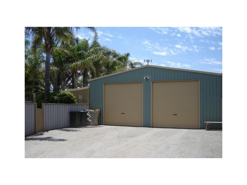 33 Sunnybanks Drive, Strathalbyn WA 6530