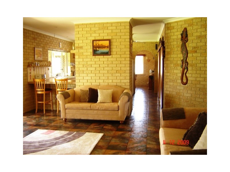 33 Sunnybanks Drive, Strathalbyn WA 6530