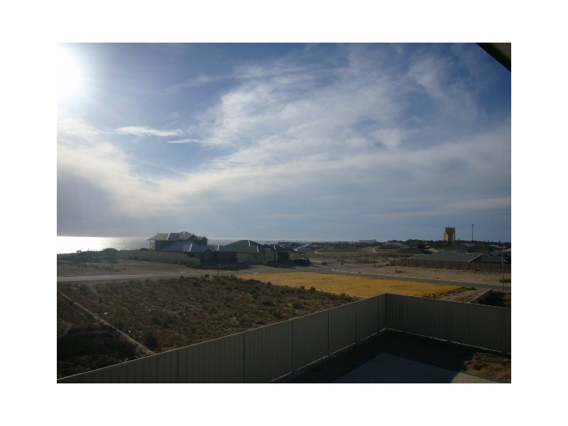 4 Derna Parade, Wandina WA 6530