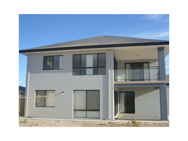 4 Derna Parade, Wandina WA 6530