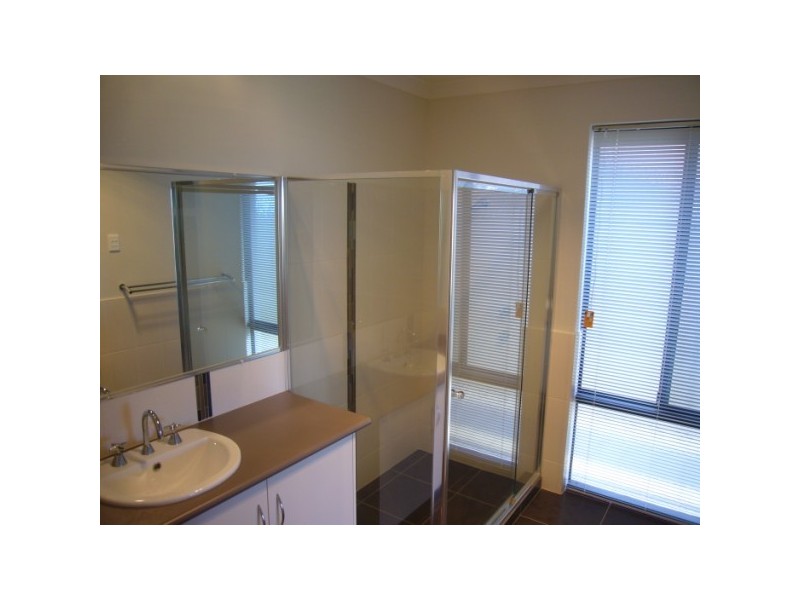 146 Glenfield Beach Drive, Glenfield WA 6532