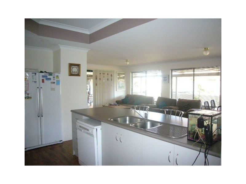 41 Sutcliffe Road, Waggrakine WA 6530