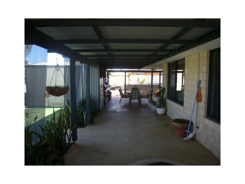 41 Sutcliffe Road, Waggrakine WA 6530
