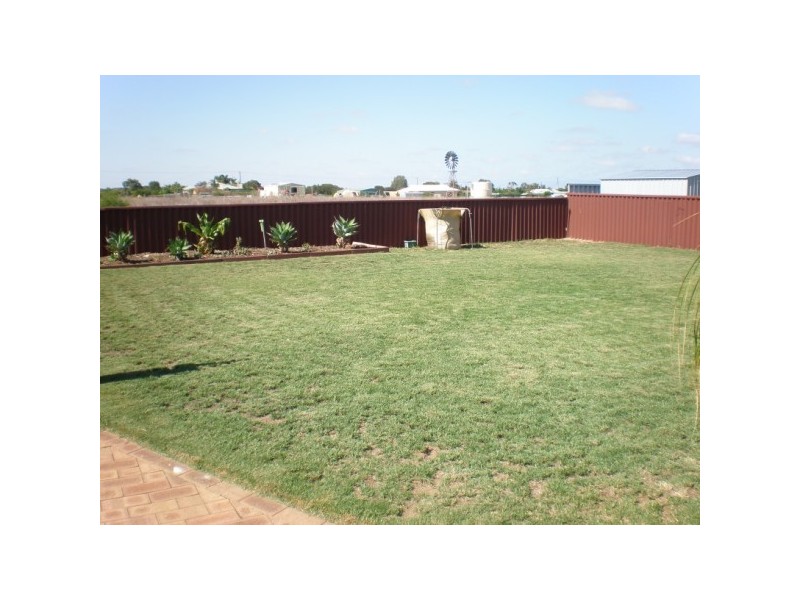 16 Jabiru Way, Waggrakine WA 6530