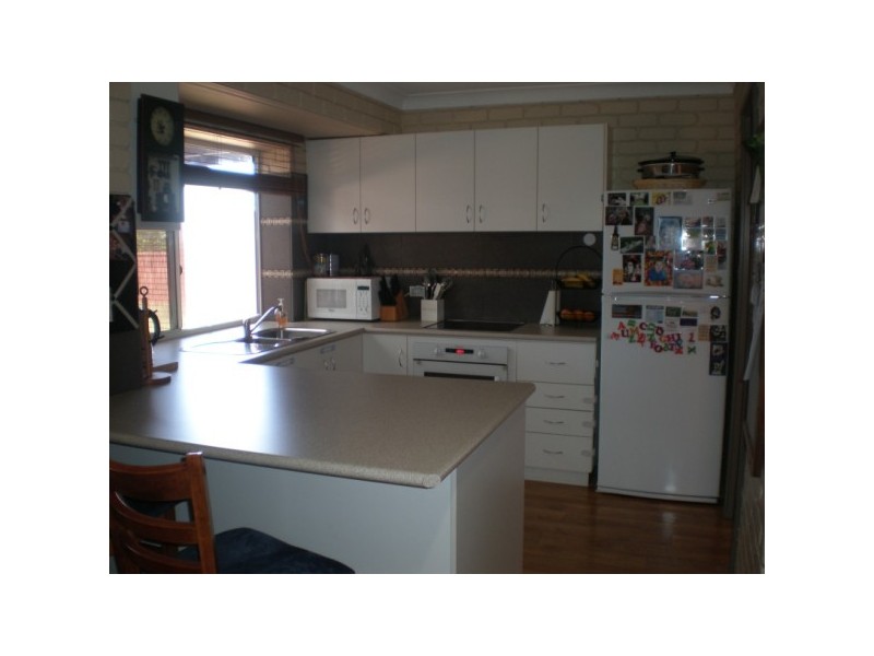 16 Jabiru Way, Waggrakine WA 6530