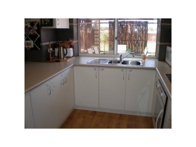 16 Jabiru Way, Waggrakine WA 6530