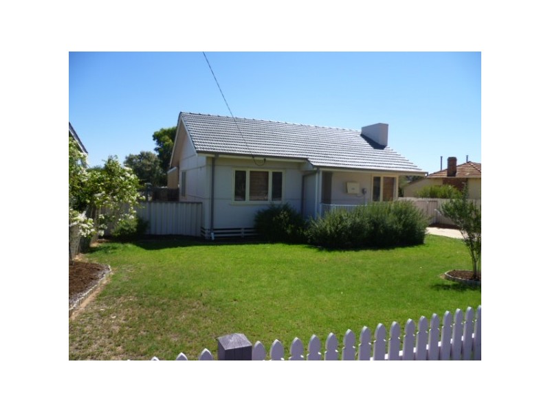 118 Fraser Street, Beachlands WA 6530