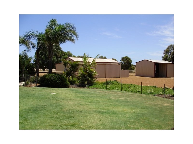 2 Polwarth Parade, Deepdale WA 6532