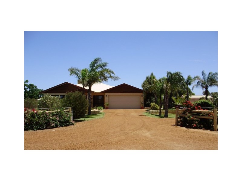 2 Polwarth Parade, Deepdale WA 6532