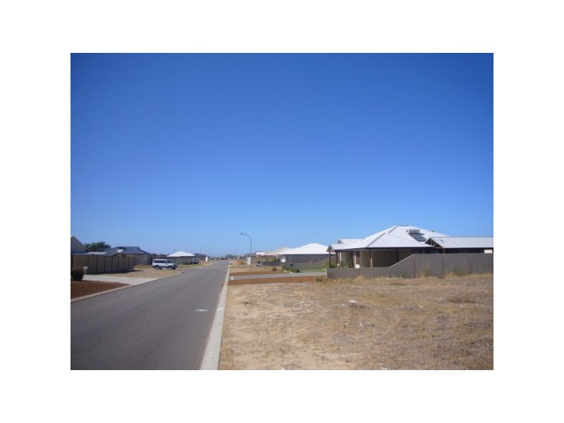 33 Wahn Avenue, Waggrakine WA 6530