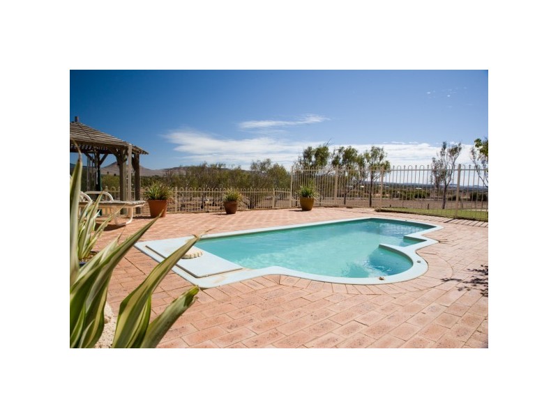 214 Giles Road, Moonyoonooka WA 6532