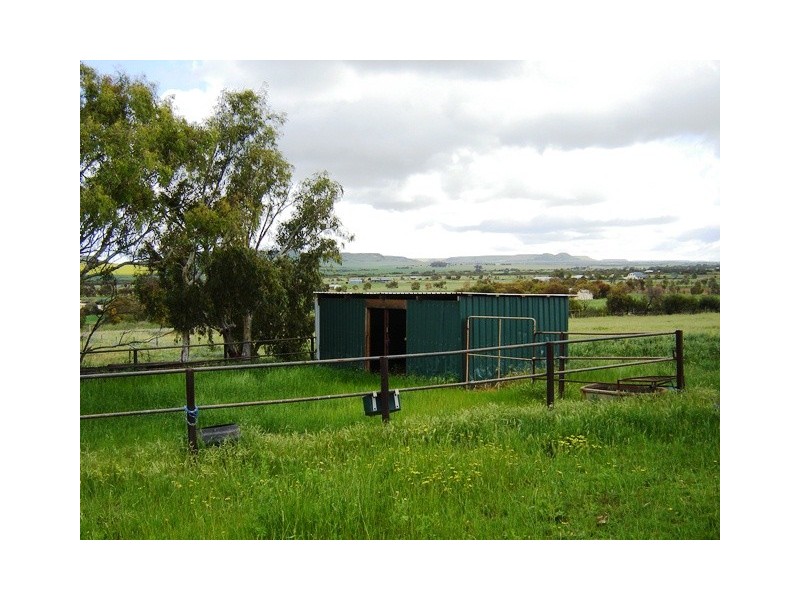 214 Giles Road, Moonyoonooka WA 6532