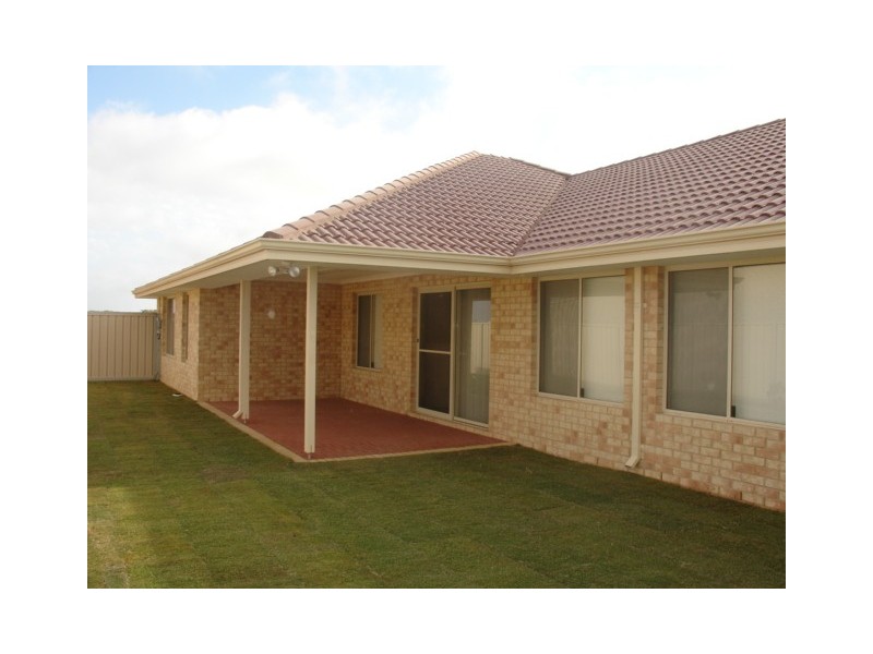 6 Alera Entrance, Wandina WA 6530