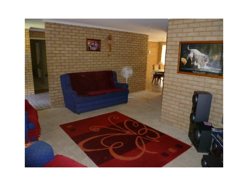 11 Joshua Way, Karloo WA 6530