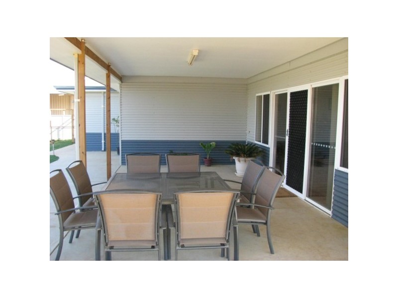 11 Polwarth Parade, Deepdale WA 6532