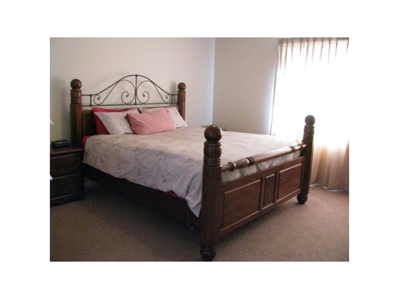 11 Polwarth Parade, Deepdale WA 6532