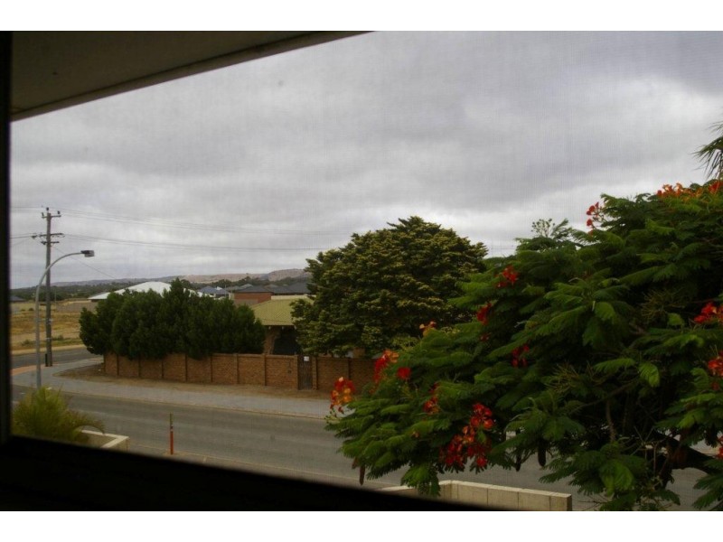 6 Kultown Drive, Waggrakine WA 6530