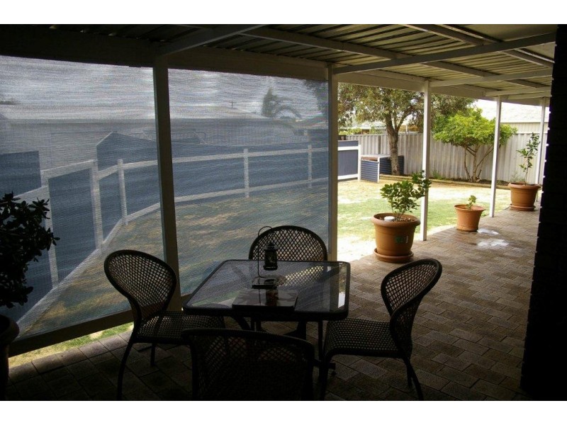 6 Kultown Drive, Waggrakine WA 6530