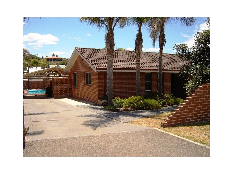 16 Hakea Street, Tarcoola Beach WA 6530