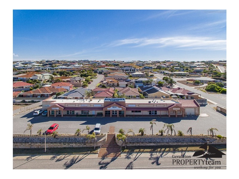 Unit 4/2 Oceanside Drive, Wandina WA 6530