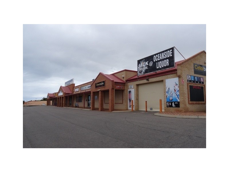 Unit 4/2 Oceanside Drive, Wandina WA 6530