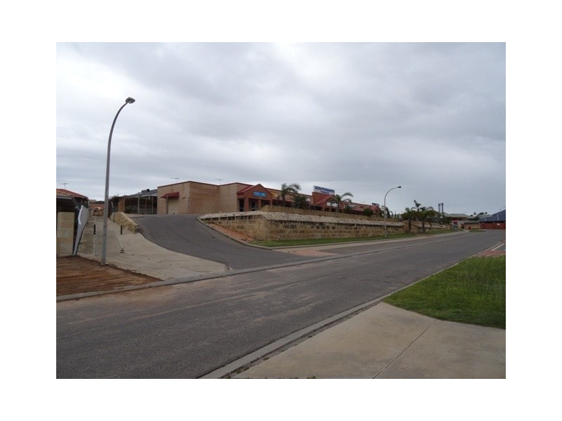 Unit 4/2 Oceanside Drive, Wandina WA 6530