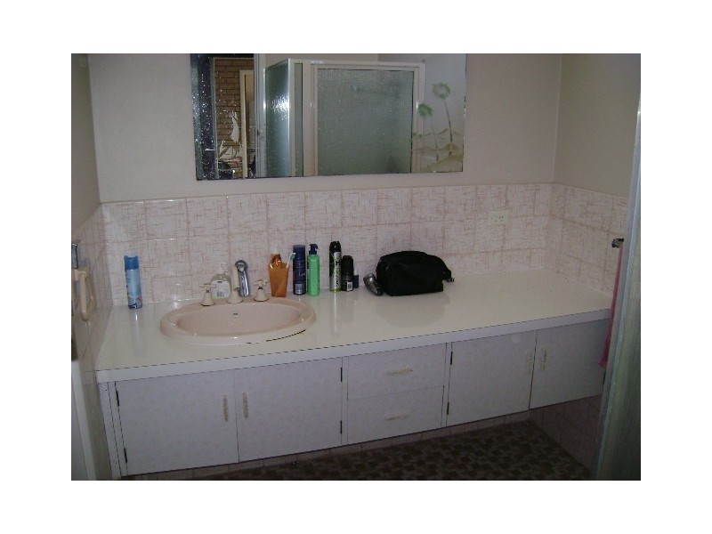 33 Hutchinson Street, Geraldton WA 6530