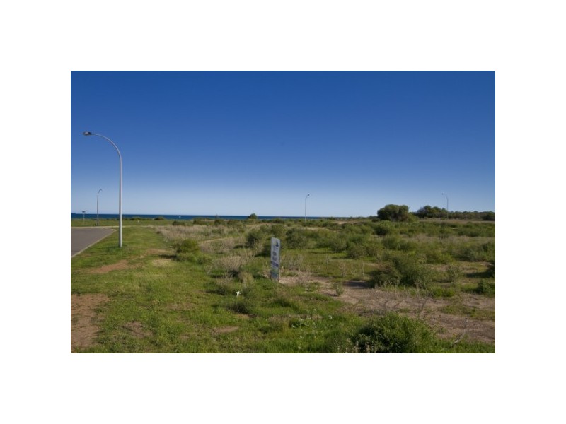 17 Wavecrest Circle, Drummond Cove WA 6532