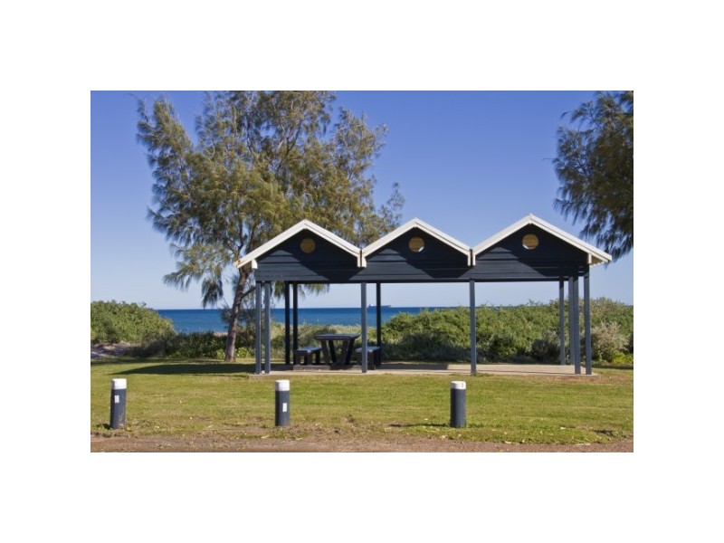 17 Wavecrest Circle, Drummond Cove WA 6532